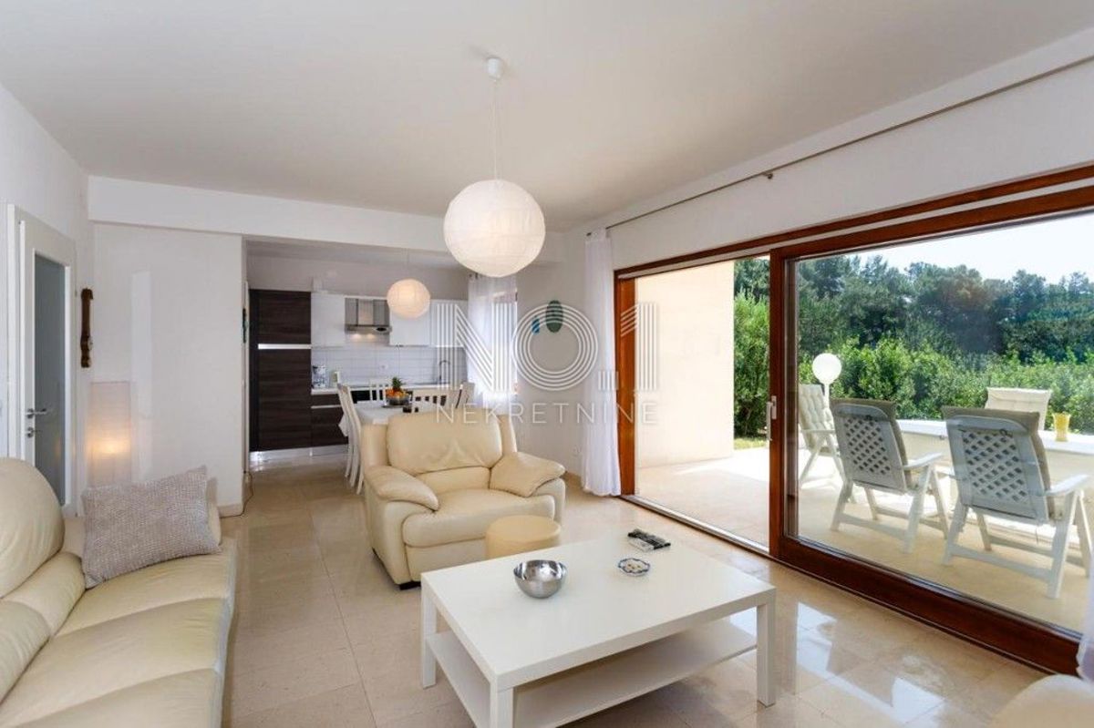 Krk - prodaja apartma ob morju in plaži