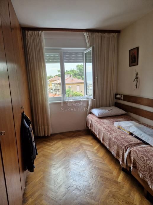 Krimeja - prodaja trisobnega stanovanja