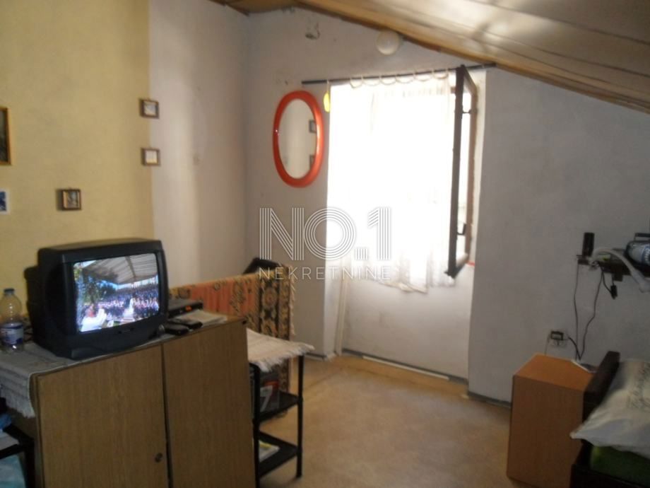 Susak - prodaja kamnite hiše ob morju
