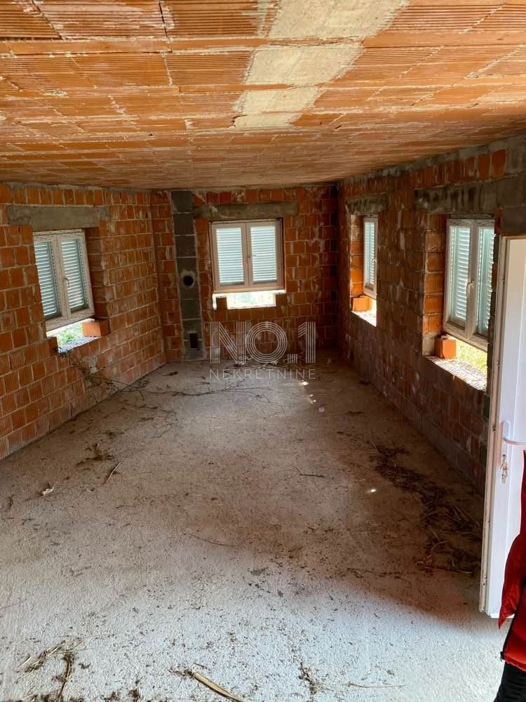 Brseč, Zagore - prodaja 2 dvoetažnih stanovanj s pogledom na morje