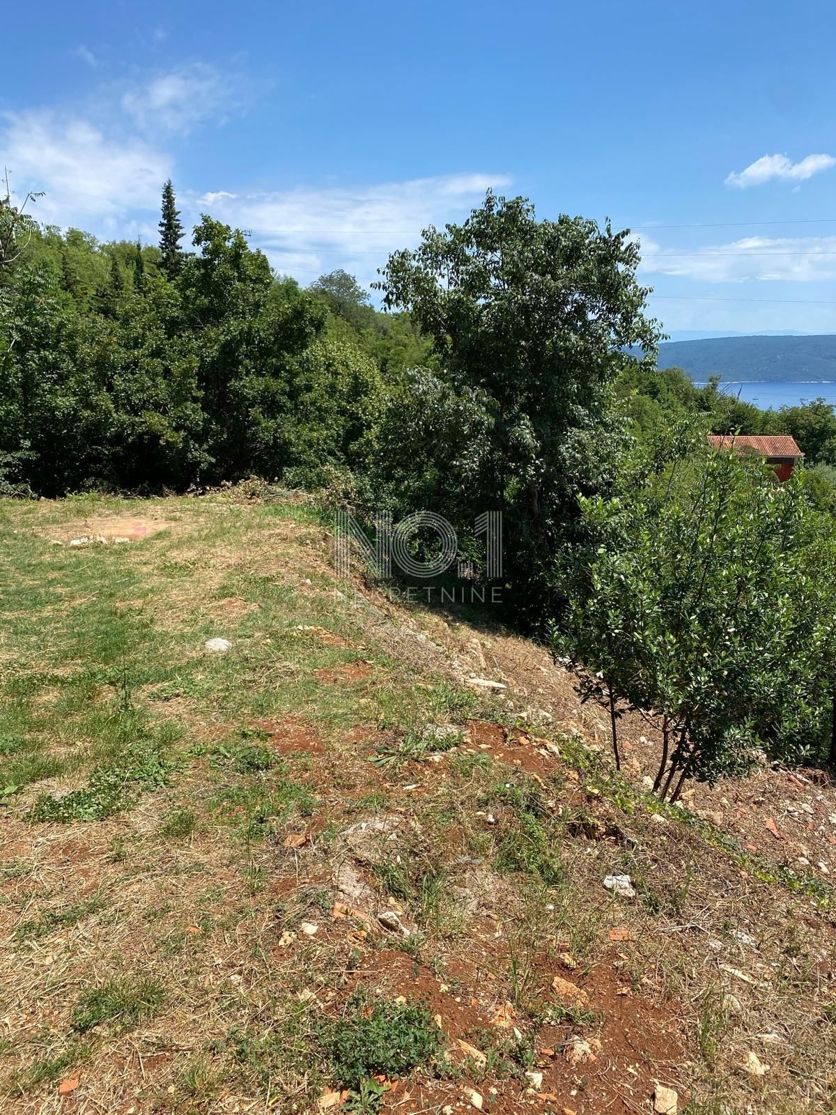 Brseč, Zagore - prodaja 2 dvoetažnih stanovanj s pogledom na morje