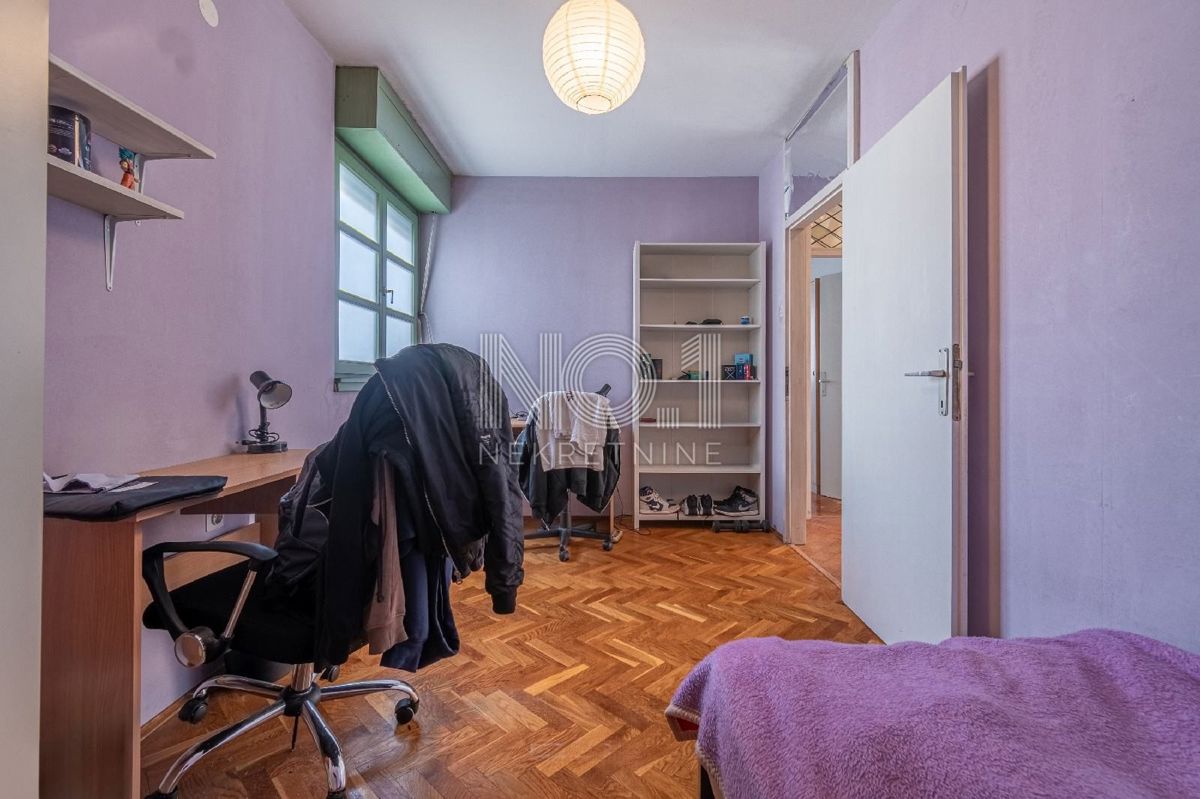 Turnić - prodaja dvosobnega apartmaja z balkonom in pogledom na morje