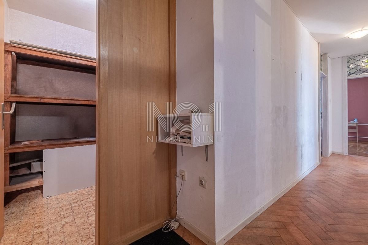 Turnić - prodaja dvosobnega apartmaja z balkonom in pogledom na morje