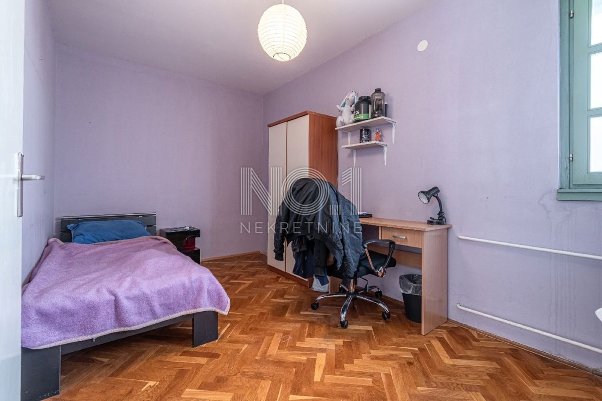 Turnić - prodaja dvosobnega apartmaja z balkonom in pogledom na morje