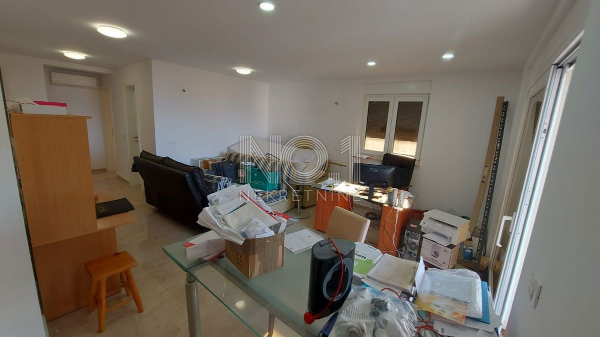 Njivice - luksuzen apartma v pritličju blizu morja