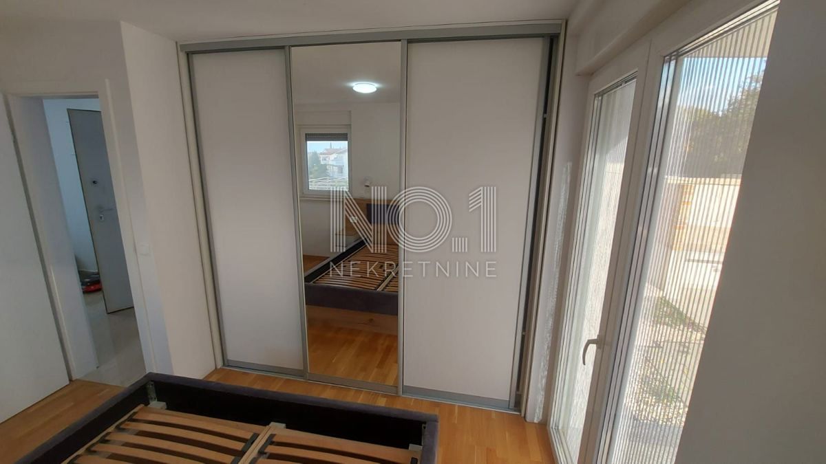 Njivice - luksuzen apartma v pritličju blizu morja