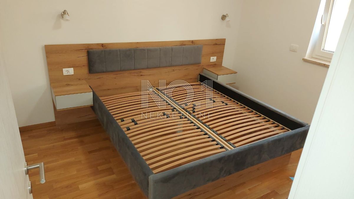 Njivice - luksuzen apartma v pritličju blizu morja