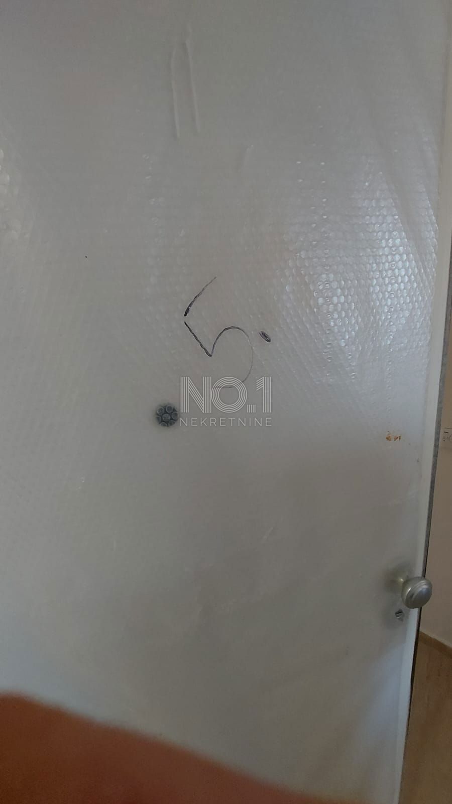 Njivice - luksuzen apartma v pritličju blizu morja
