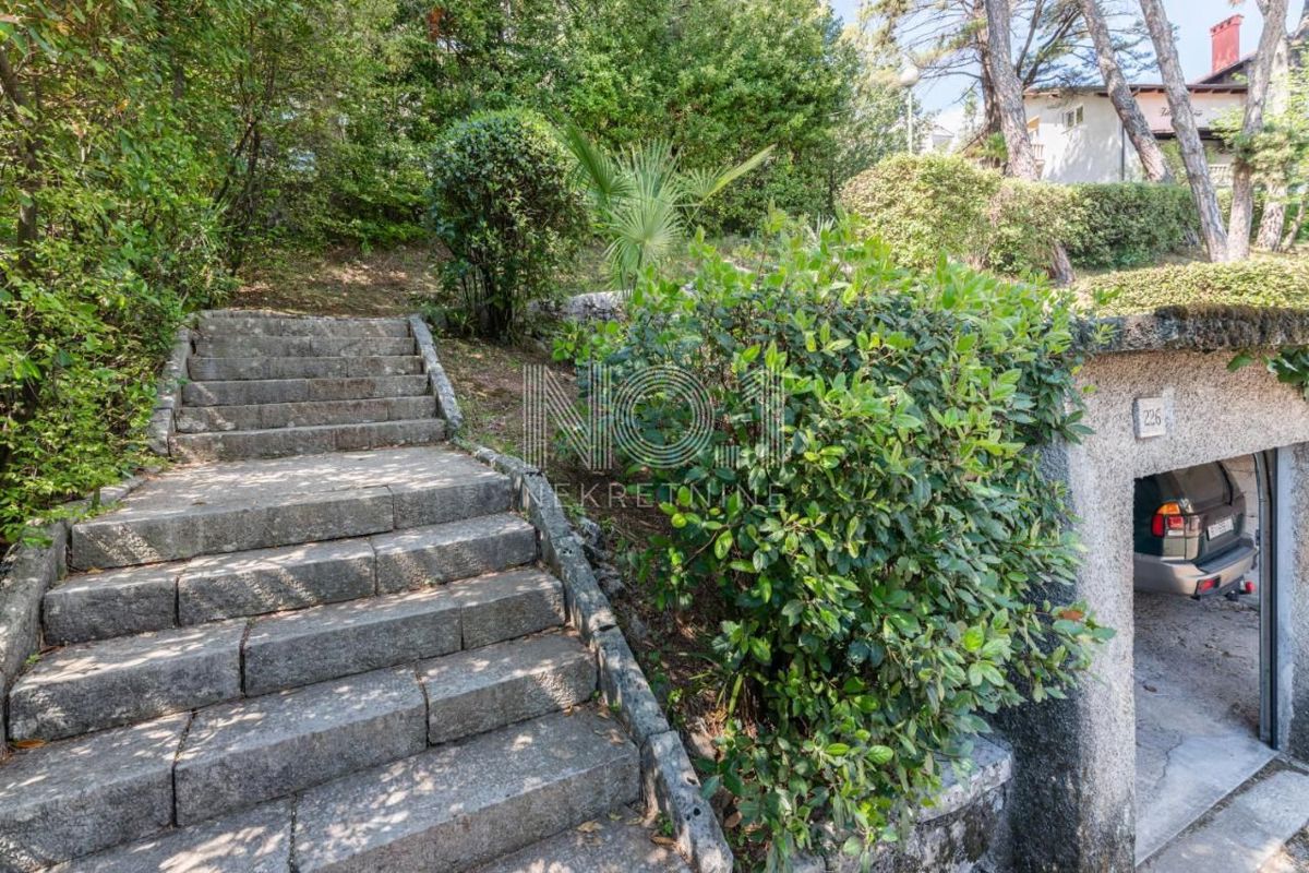 Opatija - prodaja 2 stanovanjskih enot na vrhunski lokaciji z garažo