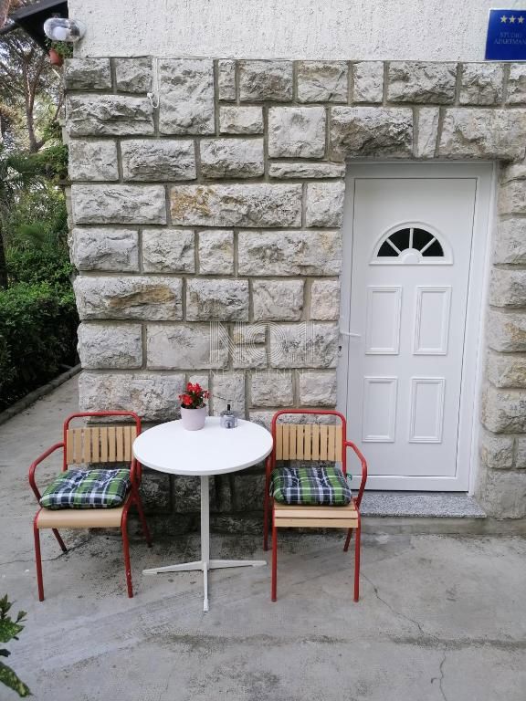 Opatija - prodaja 2 stanovanjskih enot na vrhunski lokaciji z garažo