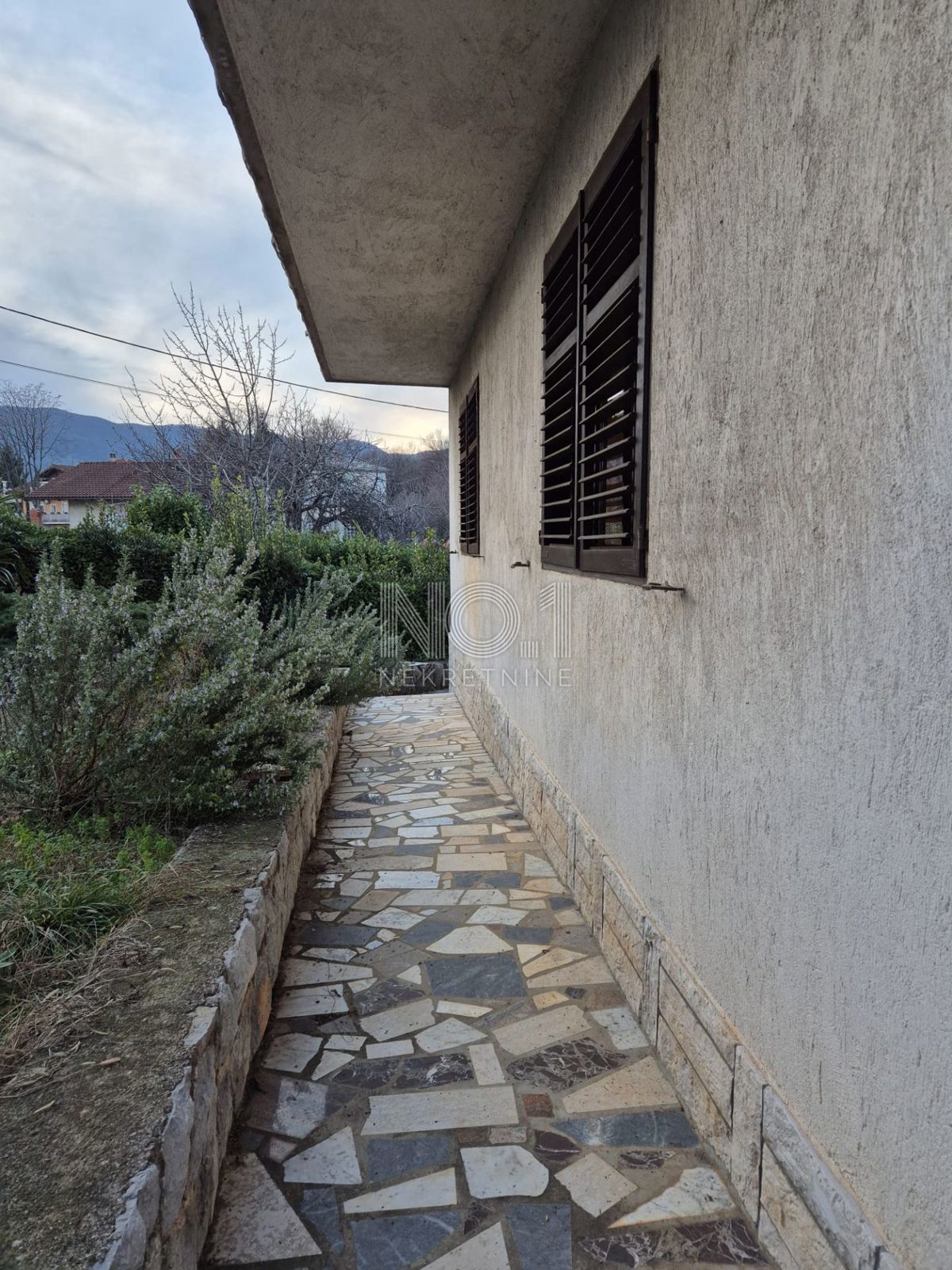 Kastav, Trinajstići - prodaja družinske hiše z veliko parcelo