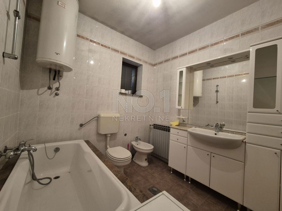 Kastav, Trinajstići - prodaja družinske hiše z veliko parcelo