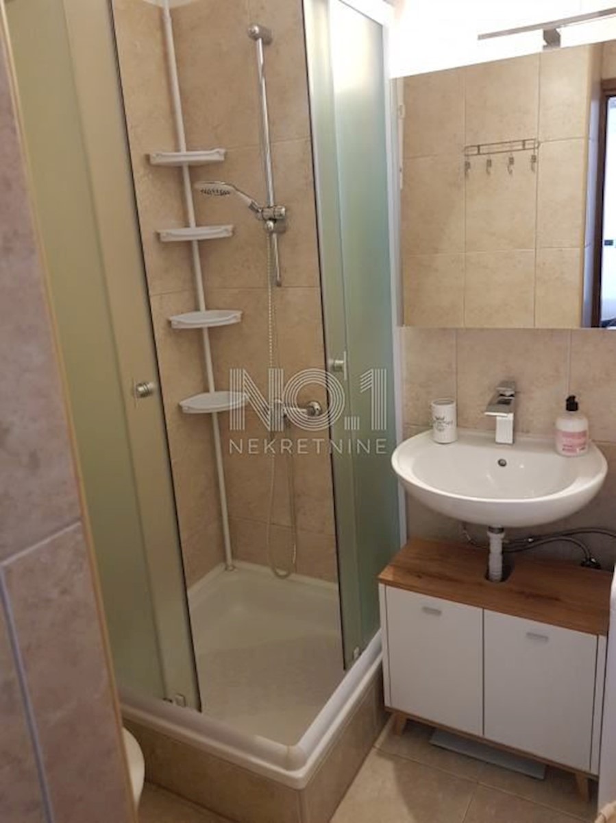 Novigrad - odličen apartma za turizem s pogledom na morje
