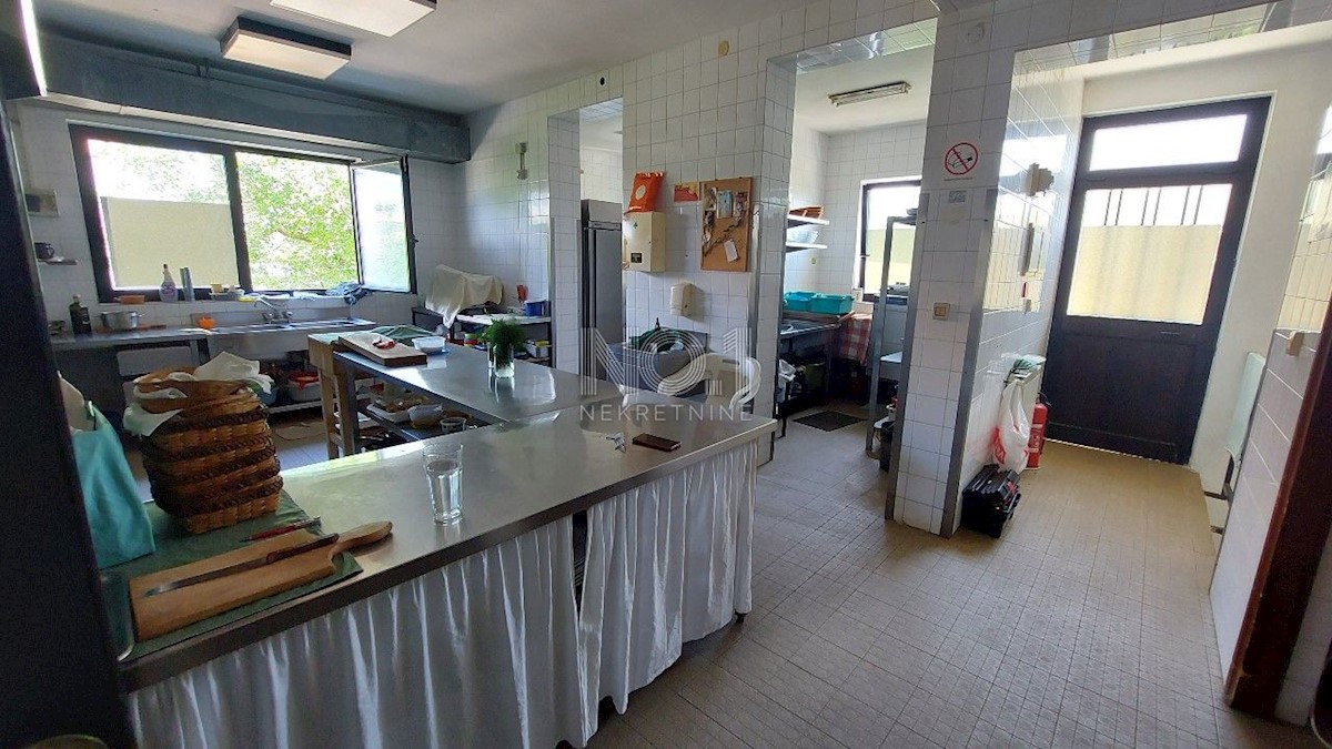 Umag - hotel/motel z velikim potencialom