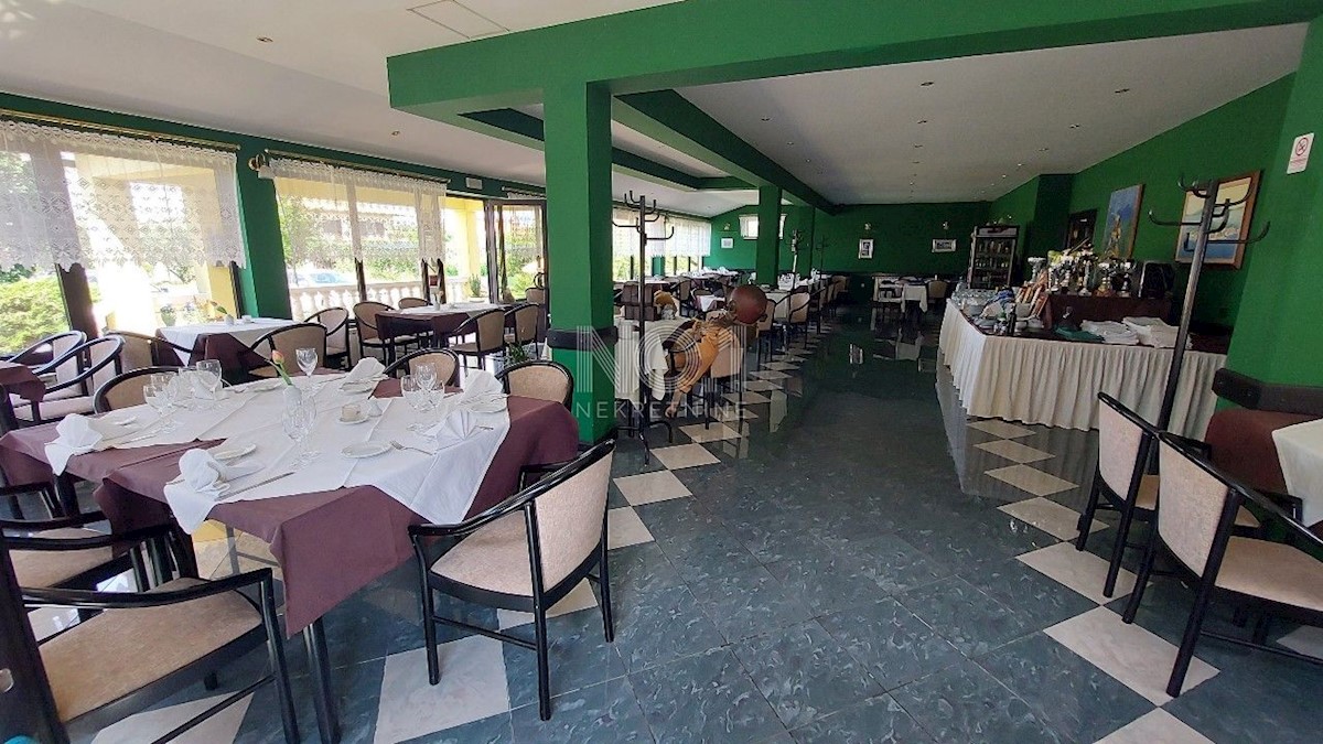 Umag - hotel/motel z velikim potencialom