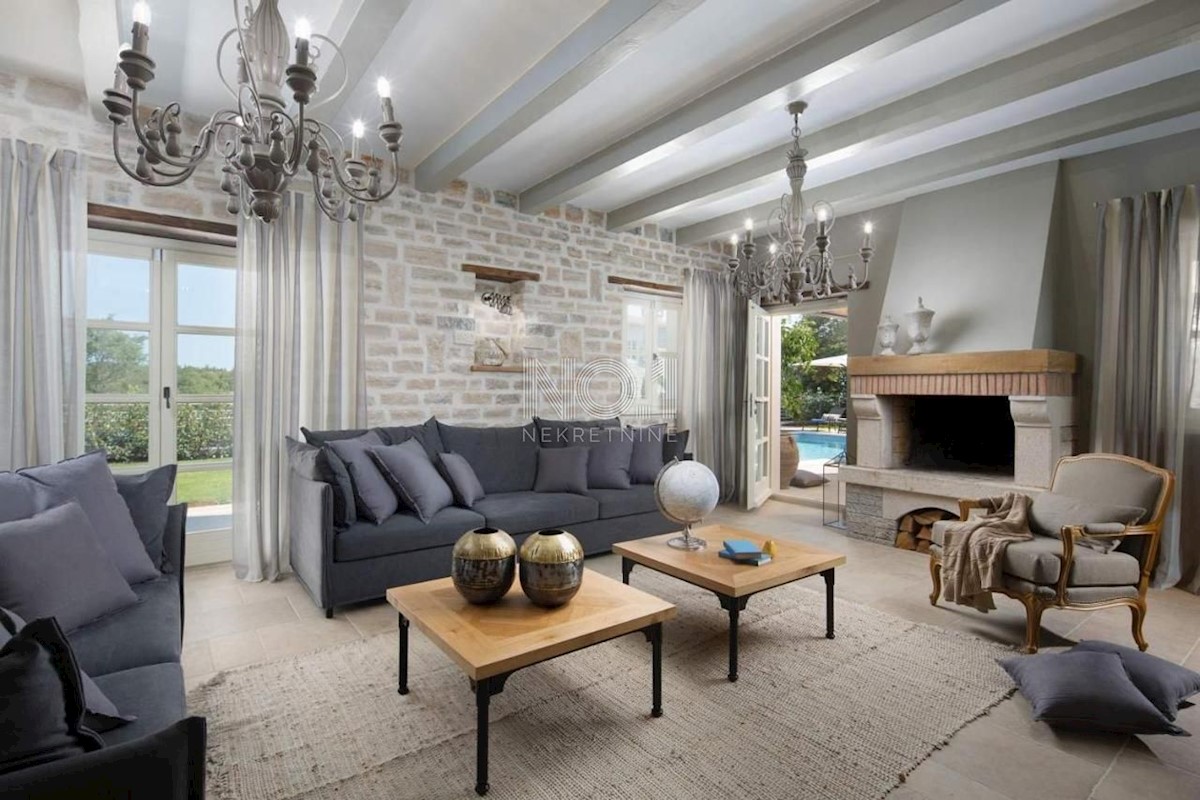 Kanfanar - Luksuzna kamena villa sa bazenom 