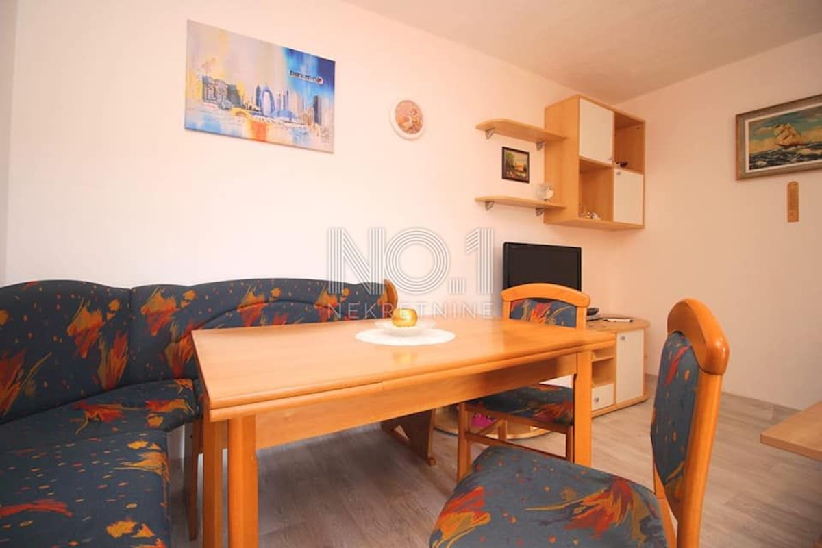 Grižane - hiša s tremi apartmaji