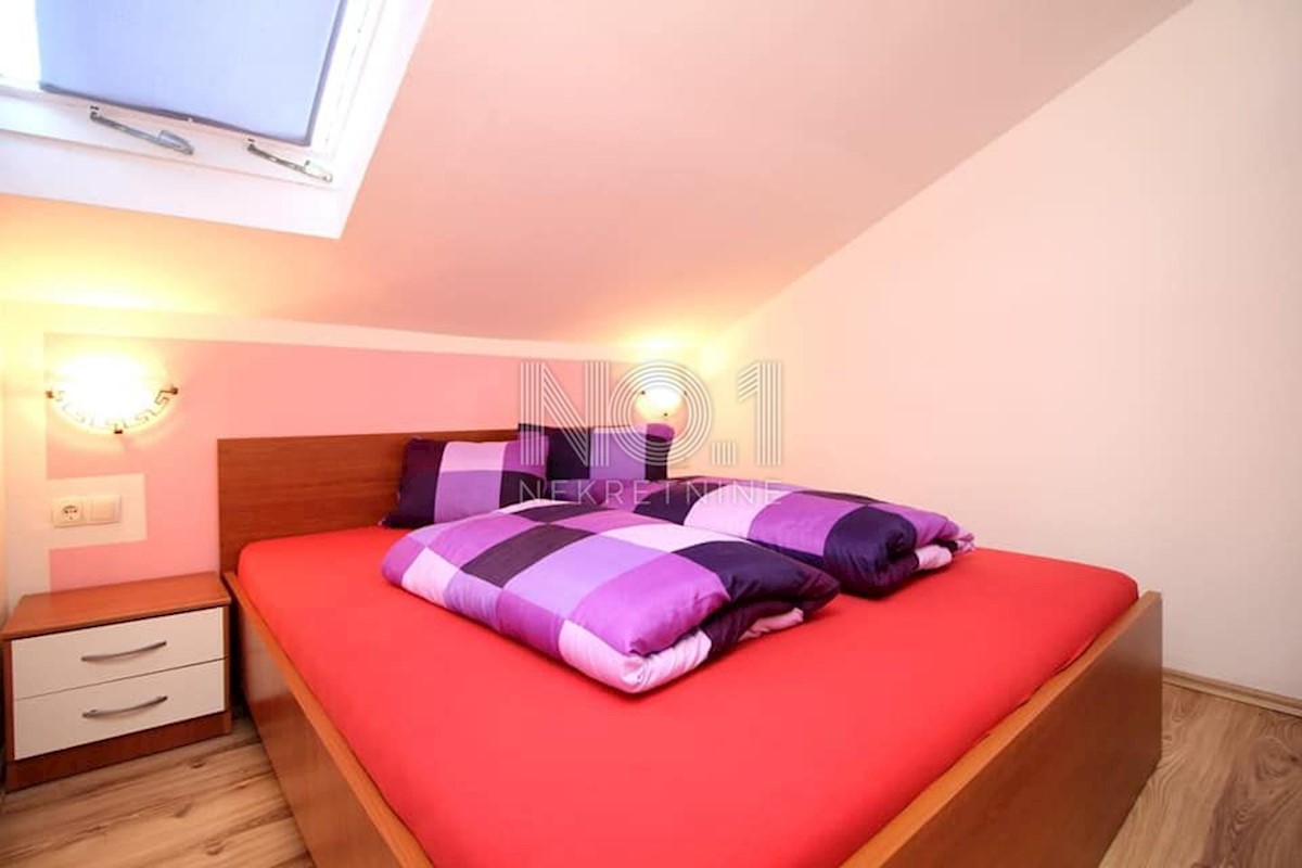 Grižane - hiša s tremi apartmaji