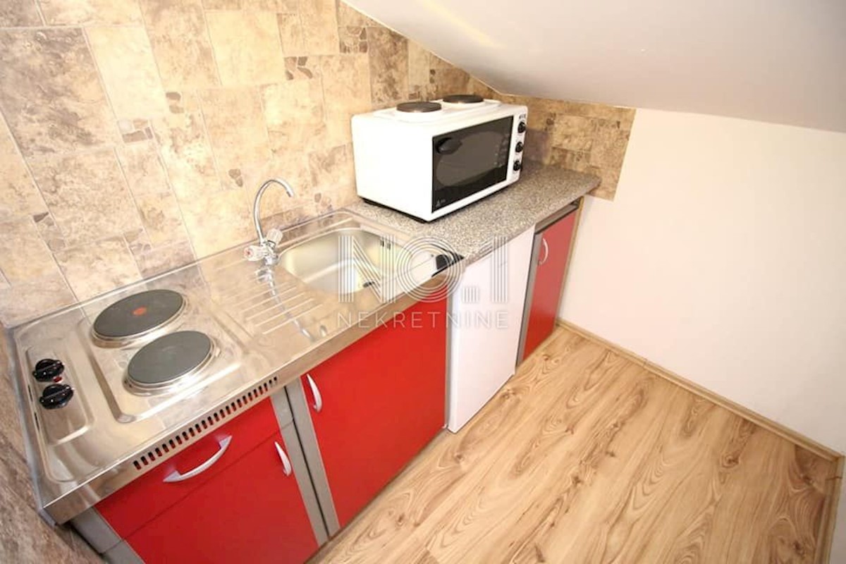 Grižane - hiša s tremi apartmaji