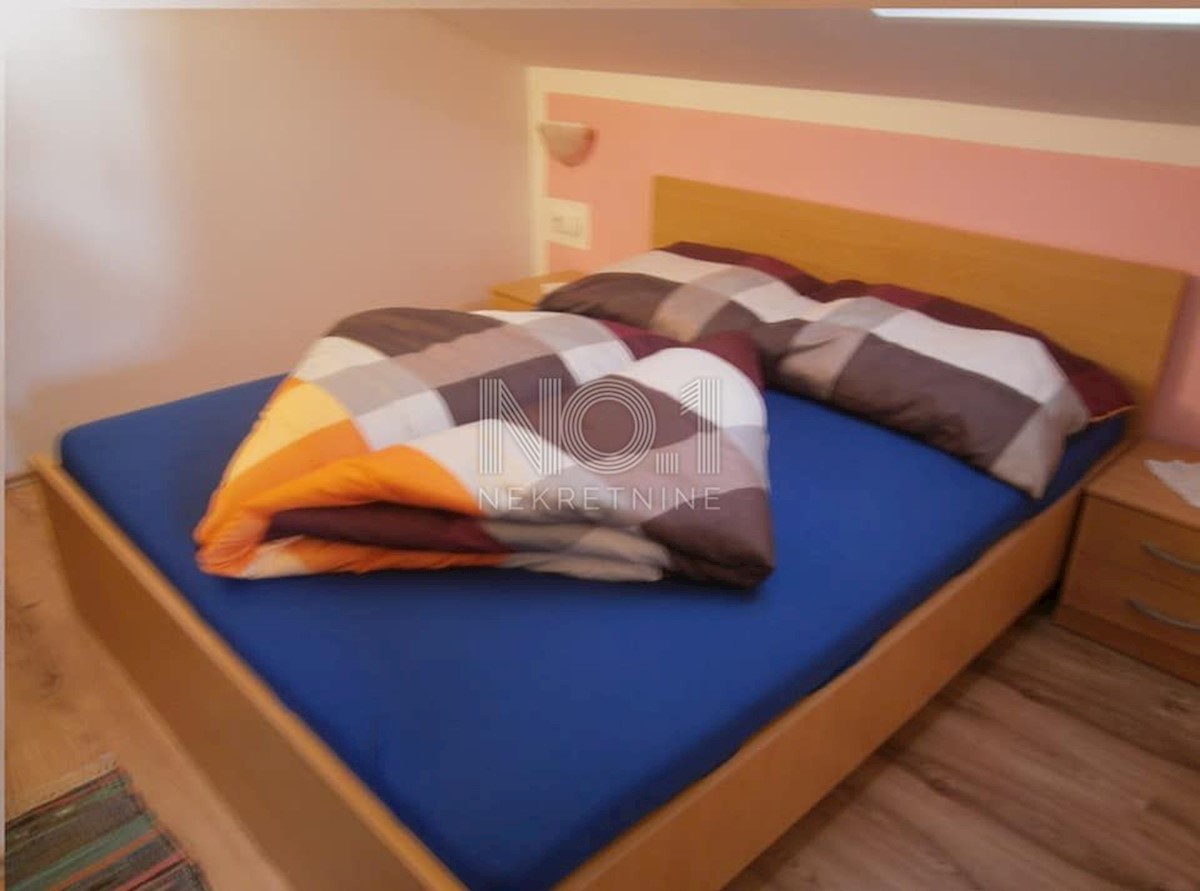 Grižane - hiša s tremi apartmaji