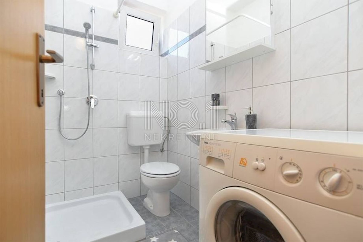 Pula, Štinjan - prostorna hiša z velikim potencialom