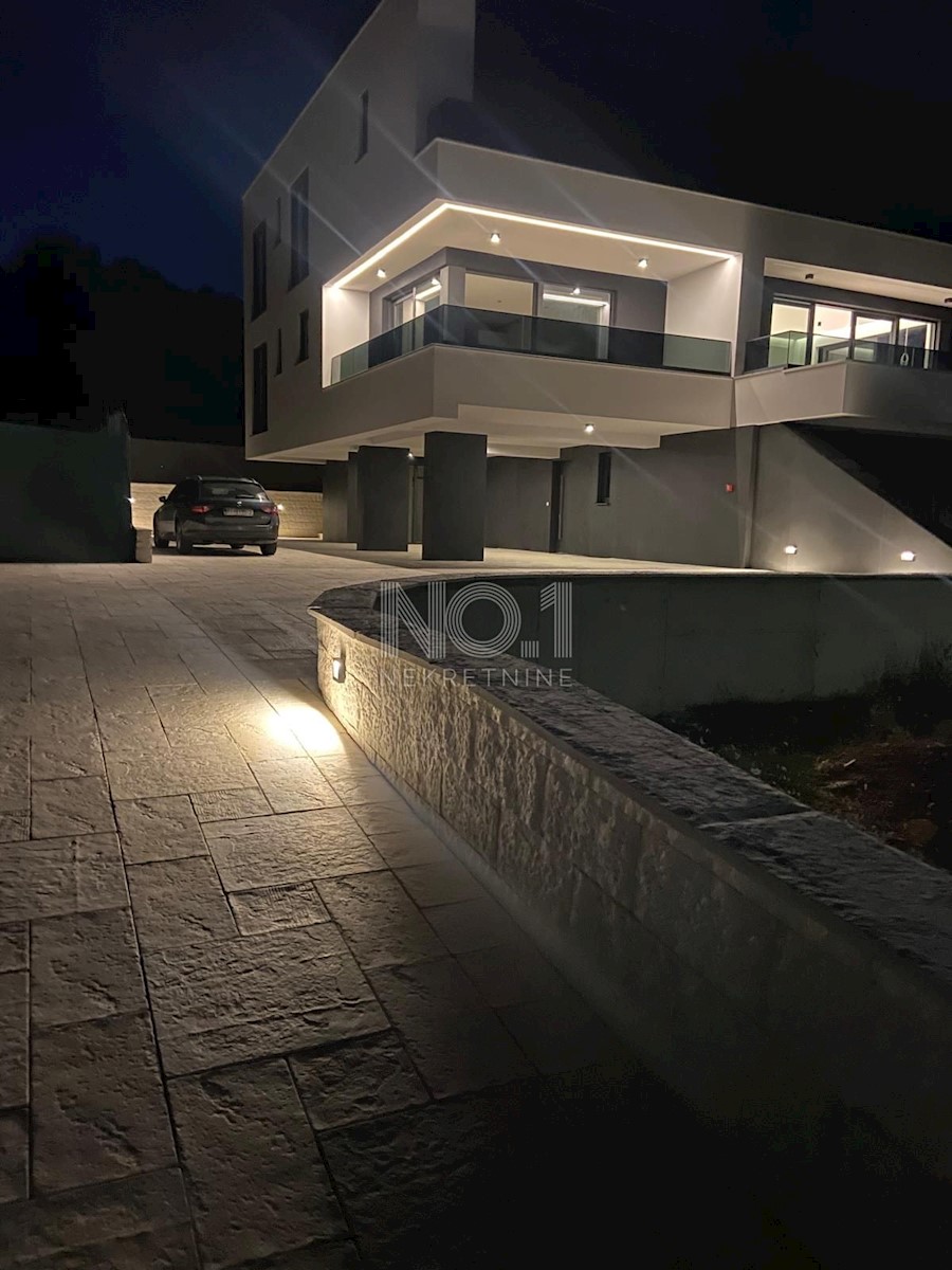 Krk - S3 Penthouse s pogledom na morje