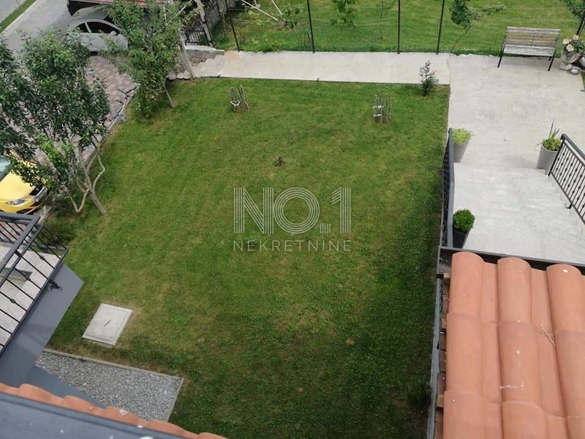 Brešca - prodaja stanovanja v 2. nadstropju hiše