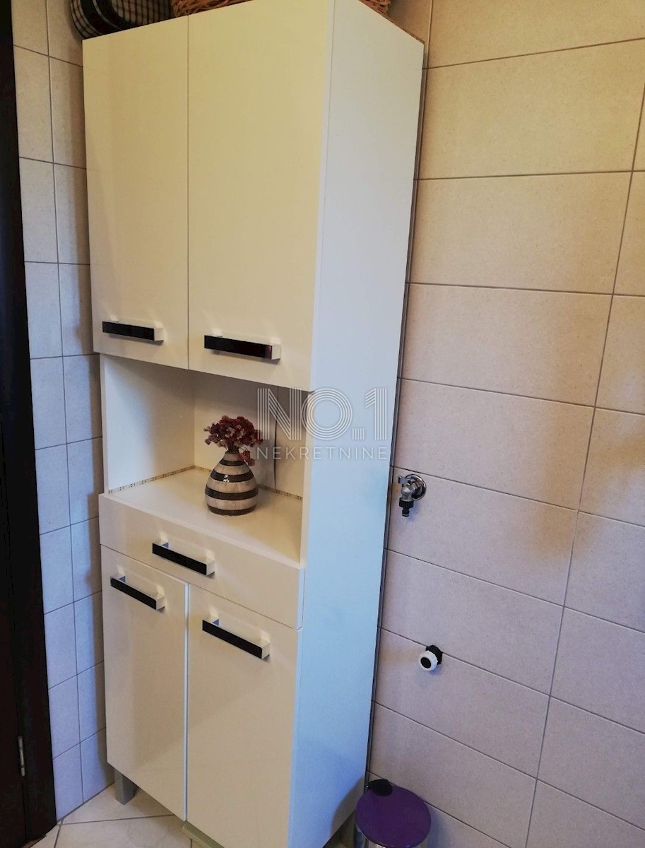 Brešca - prodaja stanovanja v 2. nadstropju hiše