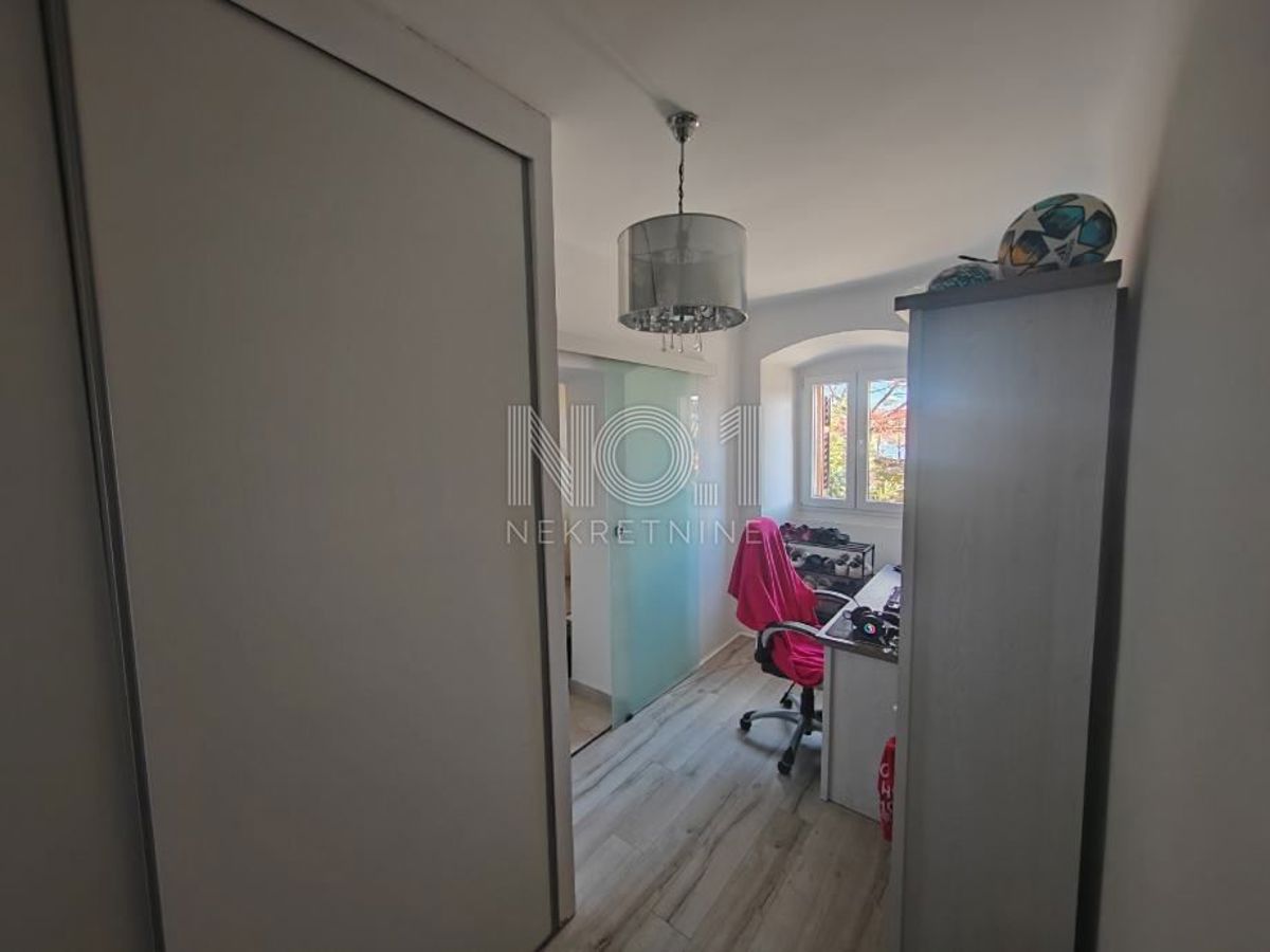 Volosko - prenovljeni 2 stanovanjski enoti ob morju
