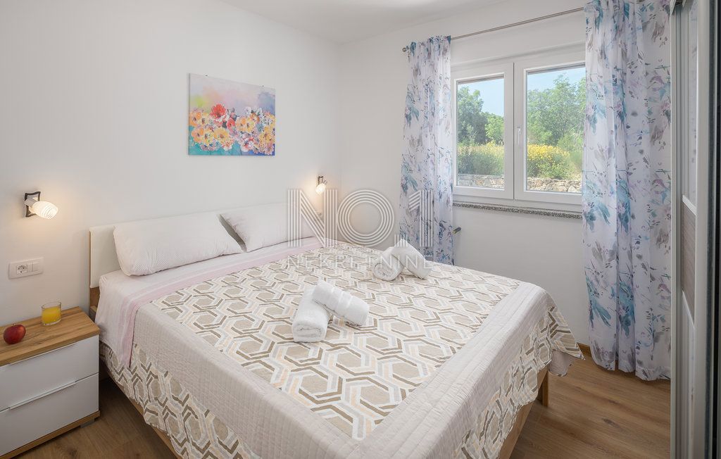 Rovinj - samostojna posest z vilo in bazenom - EKSKLUZIVNO PRI NAS!