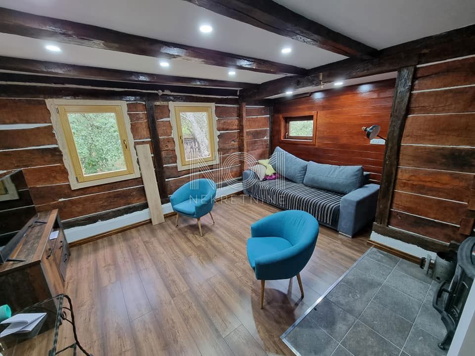 Krnjak - prodaja lesene hiše z galerijo
