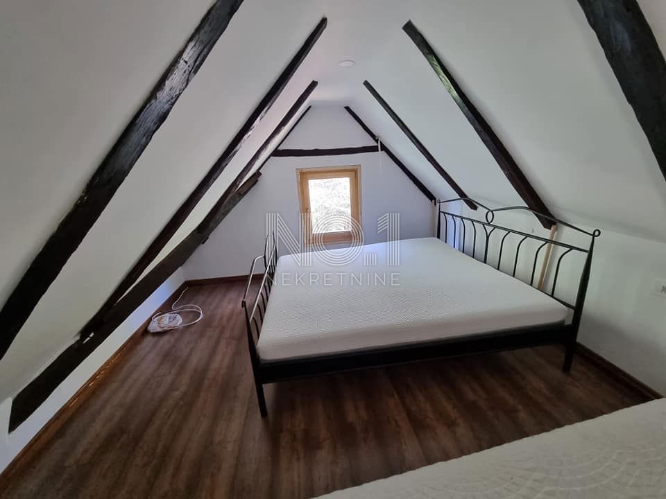 Krnjak - prodaja lesene hiše z galerijo