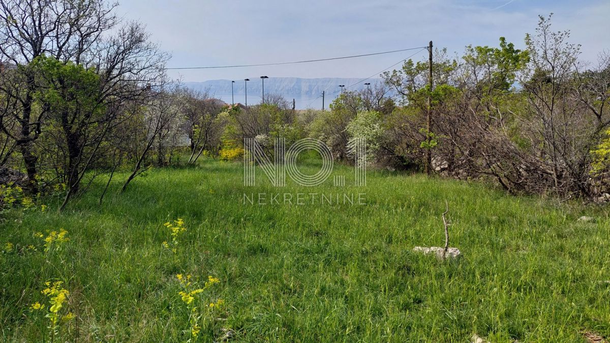 Klenovica - zazidljivo zemljišče s panoramskim pogledom na morje