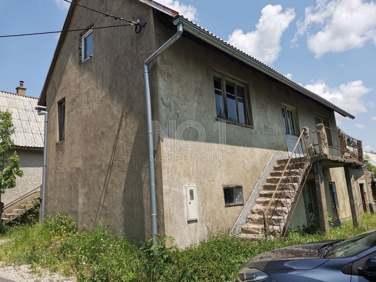 Lič - prodaja samostojne hiše v fazi obnove