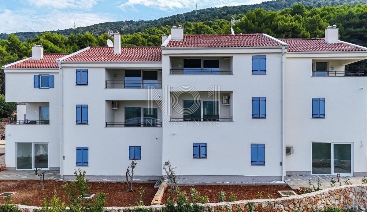 Cres - prodaja stanovanj v novogradnji s pogledom na morje
