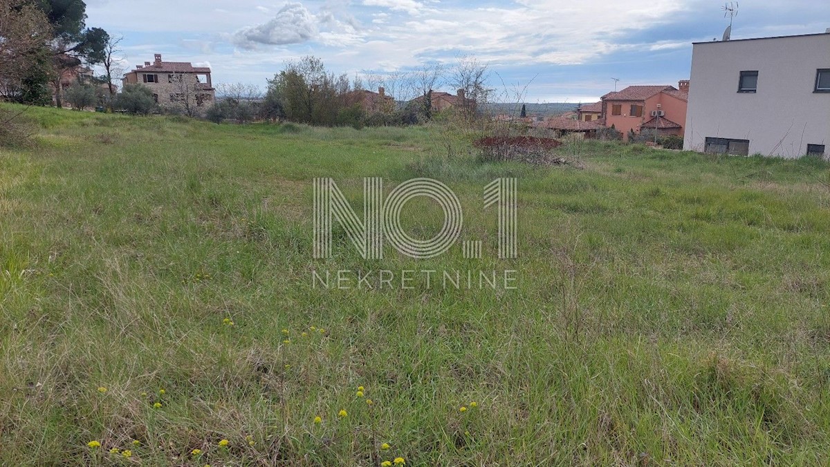 Kaštelir - prodaja gradbenega zemljišča z infrastrukturo