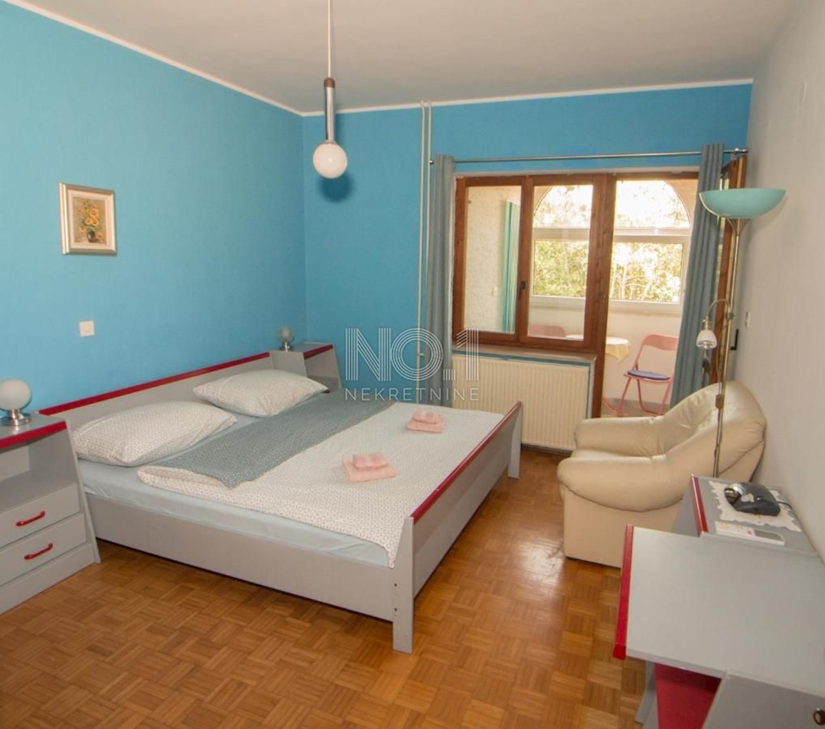 Poreč - prodaja hiše s pogledom na morje in bazenom
