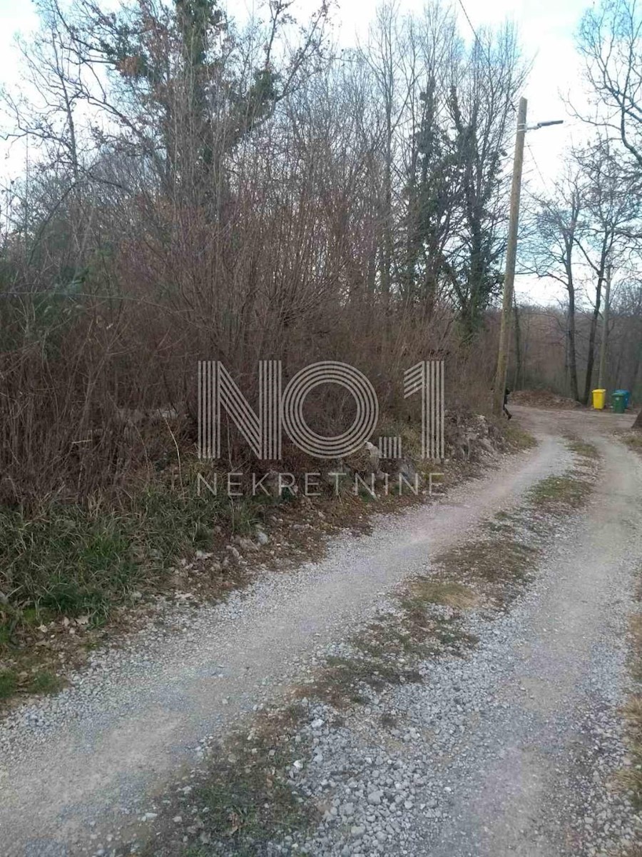 Kastav - prodaja zemljišča za gradnjo stanovanjskega objekta