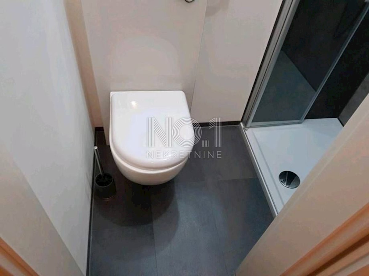 Vrsar - prodaja popolnoma prenovljenega stanovanja