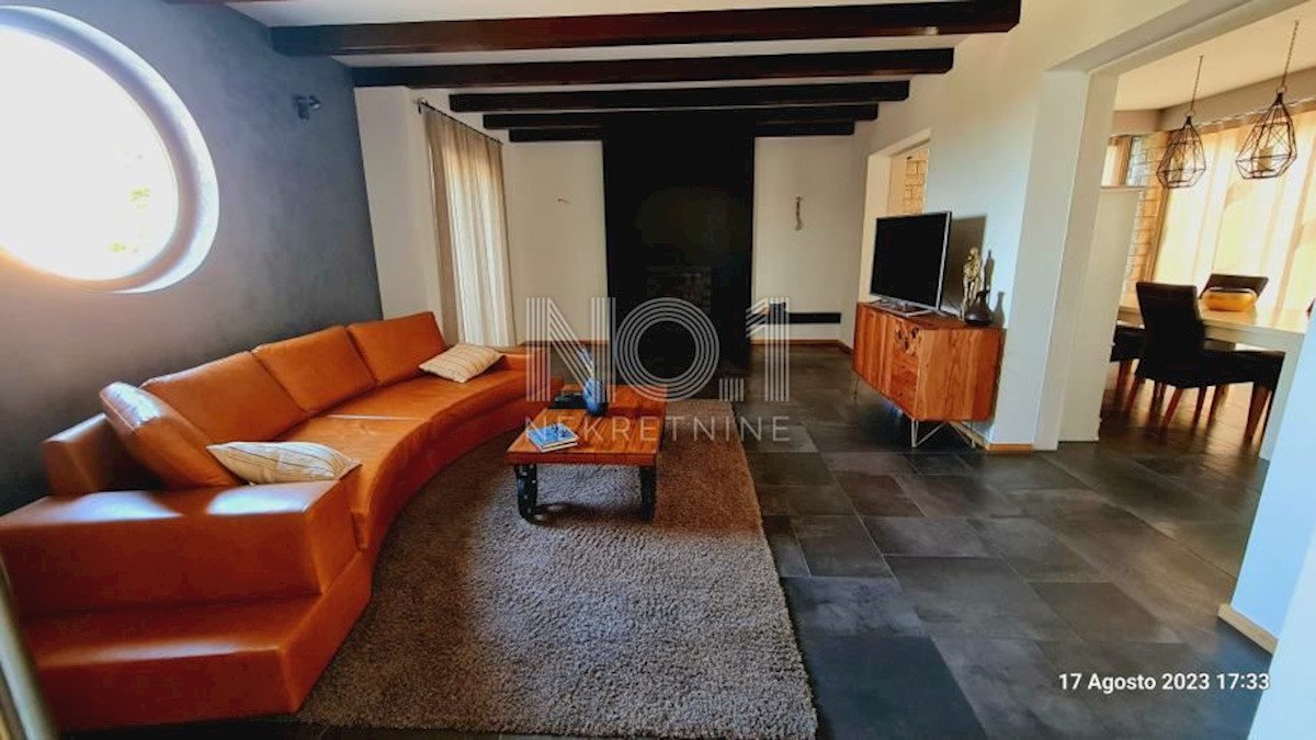 Barban - čudovita vila z bazenom