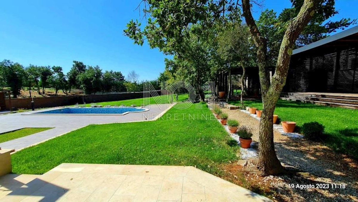 Barban - čudovita vila z bazenom