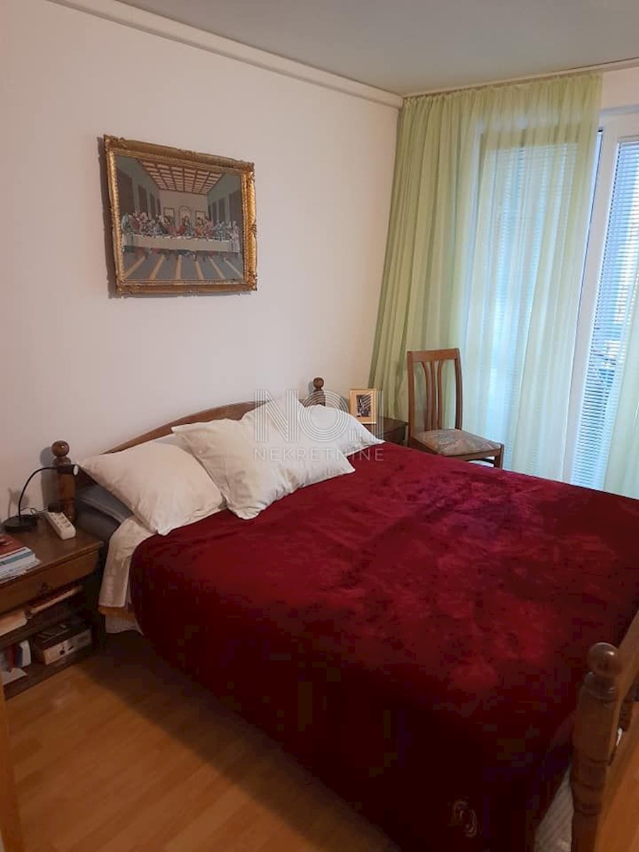 Crikvenica - udobno trisobno stanovanje s teraso 
