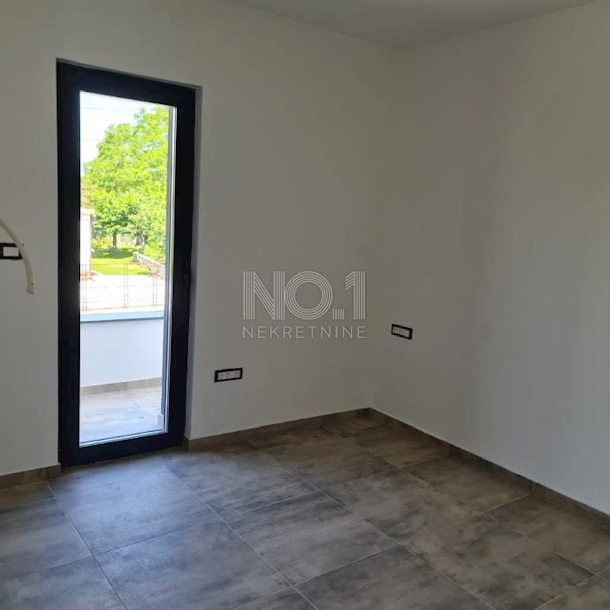 Marinići - vrhunsko dvonadstropno stanovanje v urbani vili