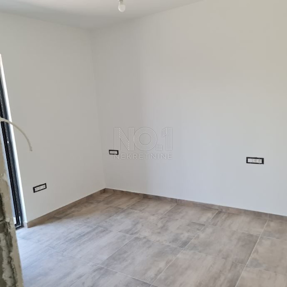 Marinići - vrhunsko dvonadstropno stanovanje v urbani vili