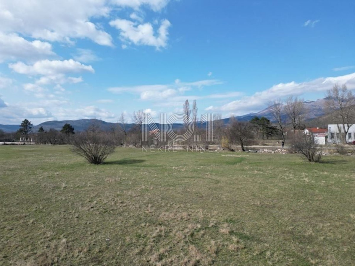 Kukuljanovo - prodaja stavbnega zemljišča za gradnjo hale