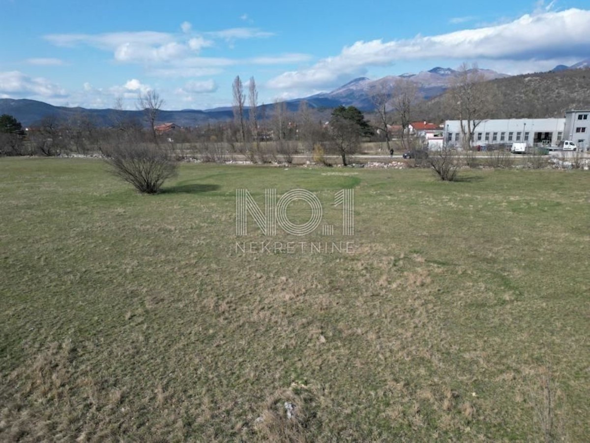 Kukuljanovo - prodaja stavbnega zemljišča za gradnjo hale