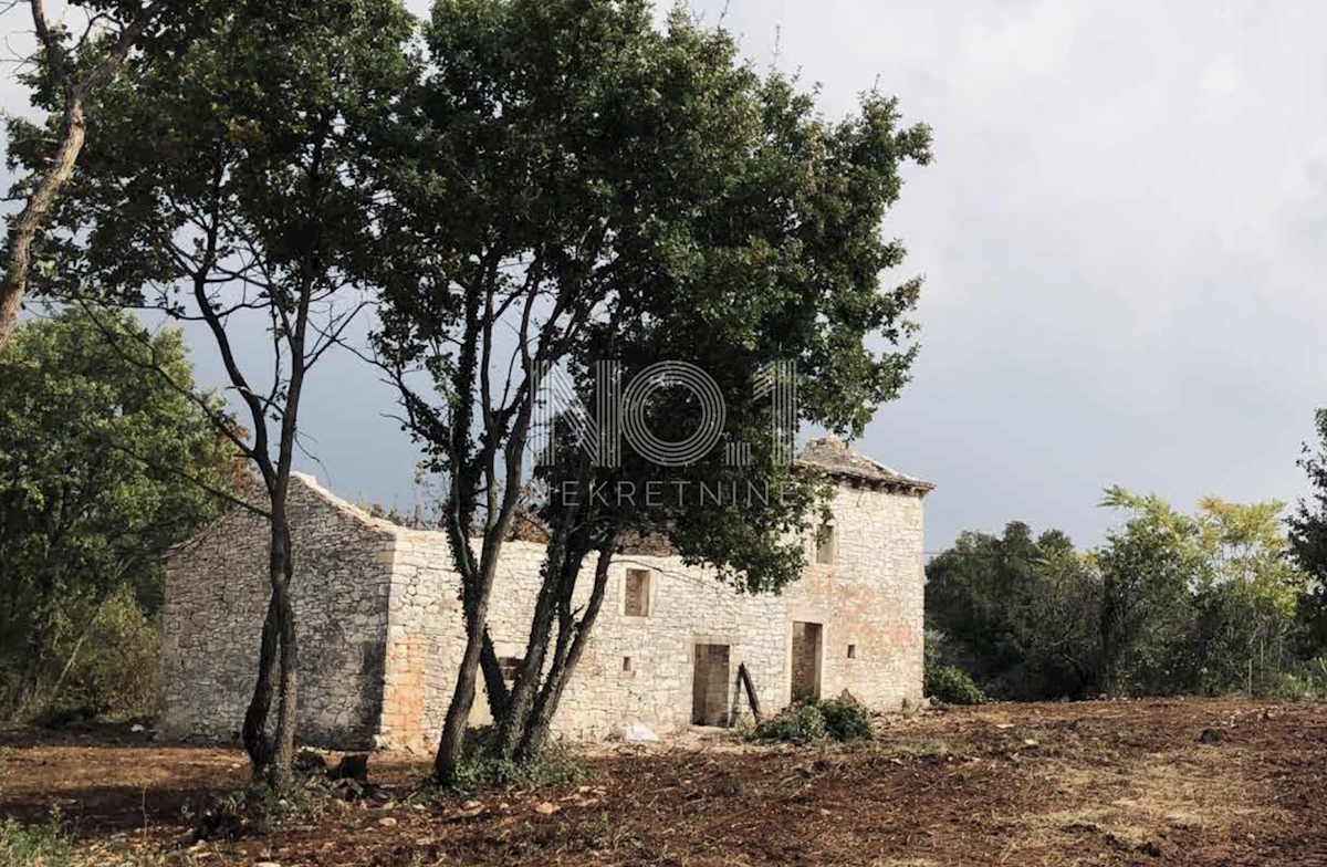Vodnjan, Sv. Kirin - prodaja kamnite oaze v srcu Istre