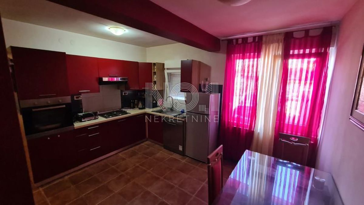 Rovinj - Prostoren dvosobni apartma z veliko teraso
