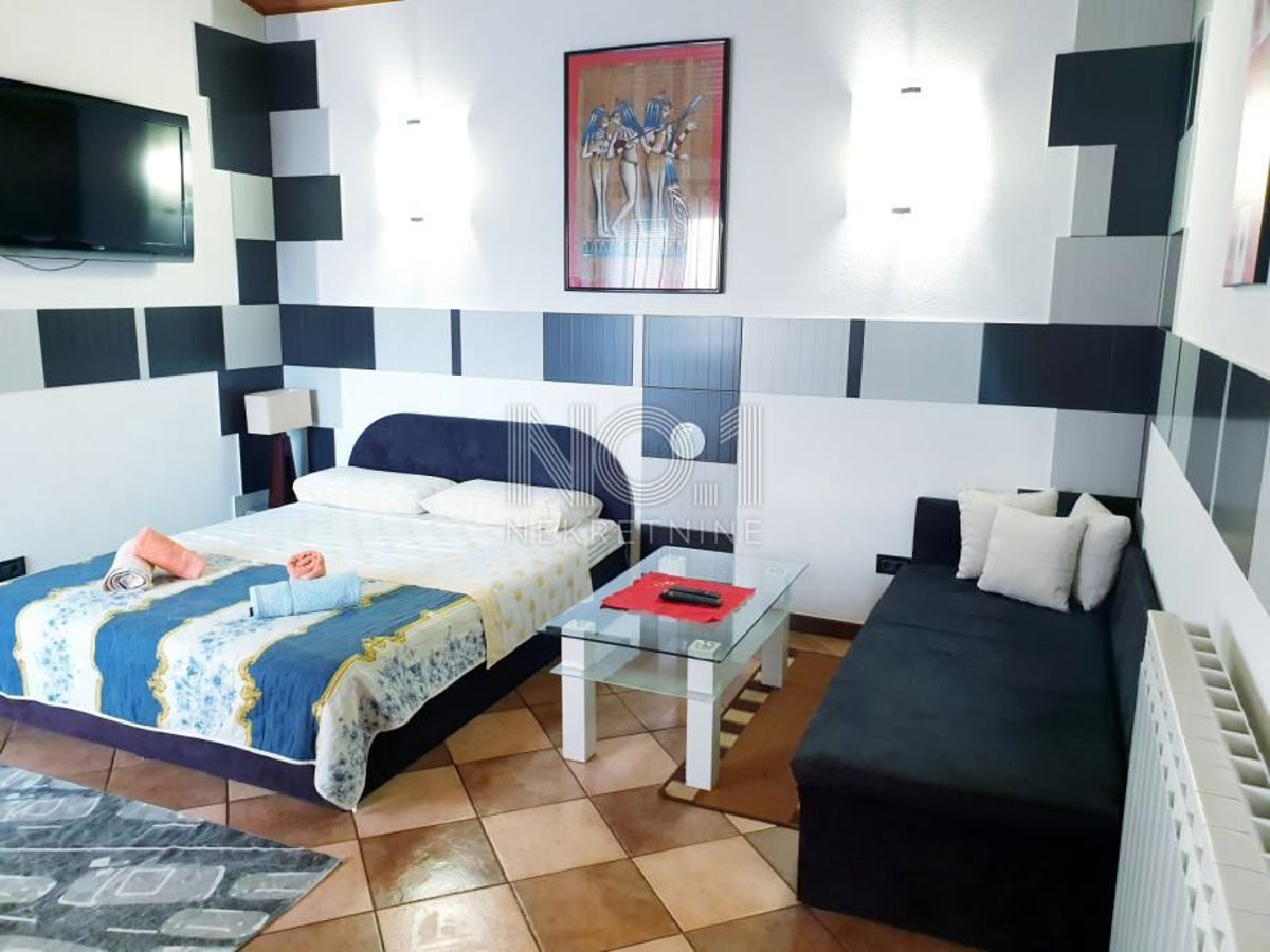 Rovinj - Prostoren dvosobni apartma z veliko teraso