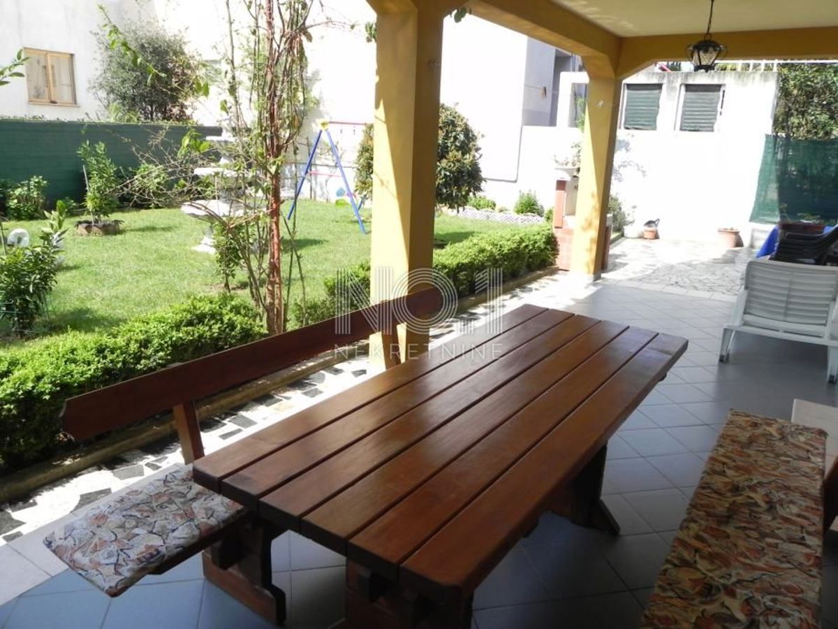 Rovinj - Prostoren dvosobni apartma z veliko teraso